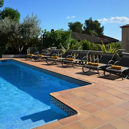 Villa Sitges Ilusion 15 Minutes By Car From Sitges Sleeps 16 People Xxl Swimming Pool