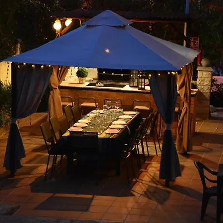 Sitges Ilusion 15 Minutes By Car From Sitges Sleeps 16 People Xxl Swimming Pool *